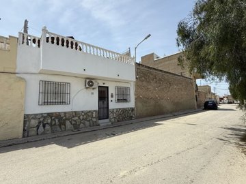 4269traditionalspanishpropertyinbenijofartown