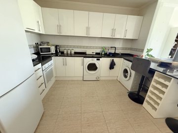4306groundfloorimmaculateapartment11072512484