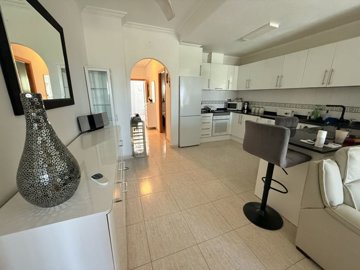 4306groundfloorimmaculateapartment11072512484