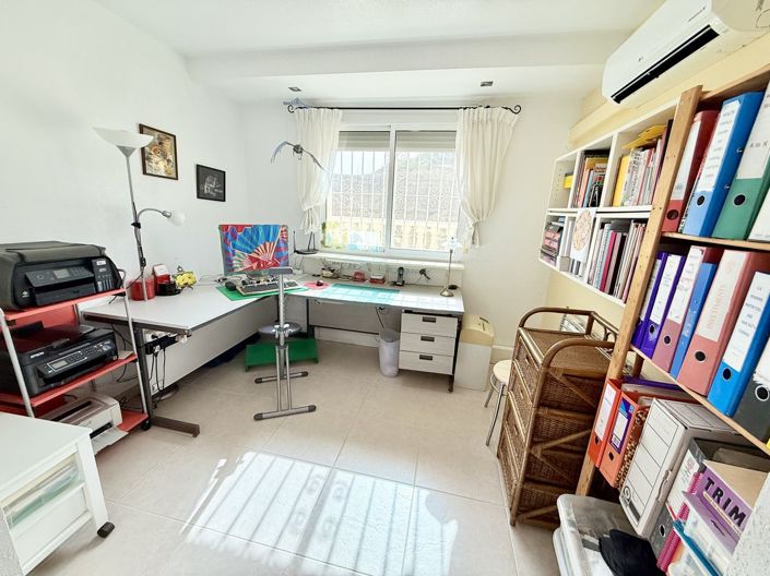 Image No.23-4 Bed Property for sale