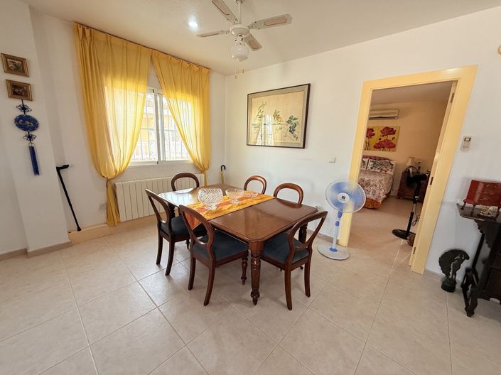 Image No.5-4 Bed Property for sale