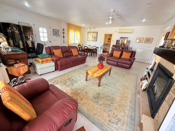 Image No.7-4 Bed Property for sale