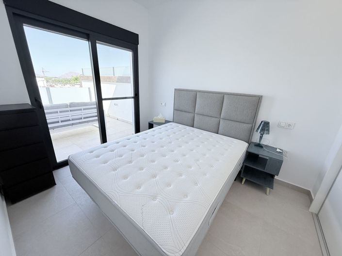 Image No.10-4 Bed Property for sale