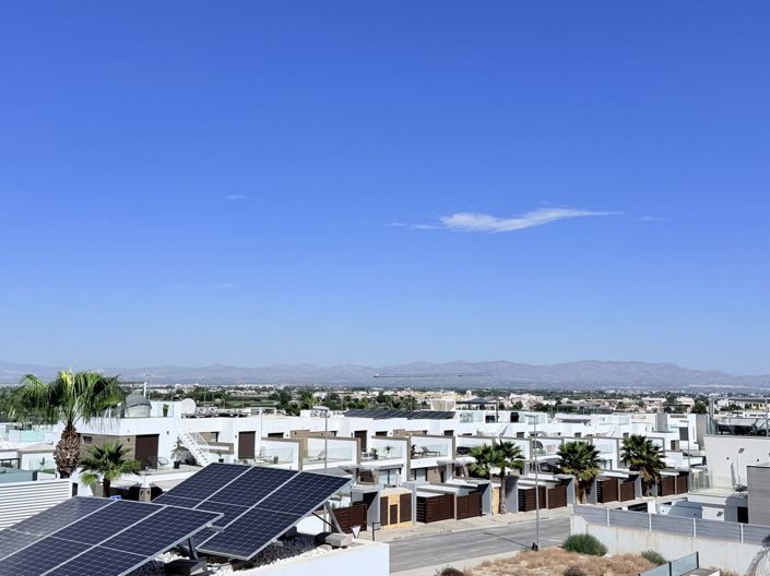 Image No.15-4 Bed Property for sale