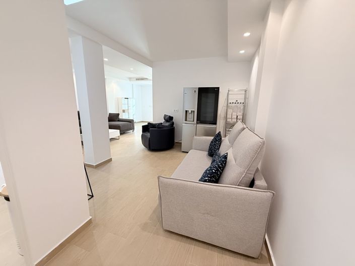 Image No.17-4 Bed Property for sale