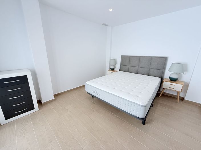 Image No.18-4 Bed Property for sale