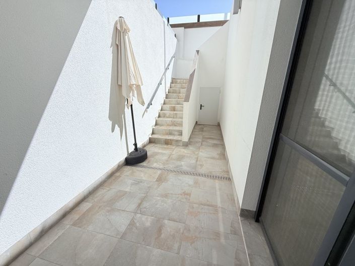 Image No.22-4 Bed Property for sale