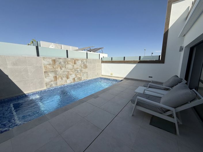 Image No.9-4 Bed Property for sale