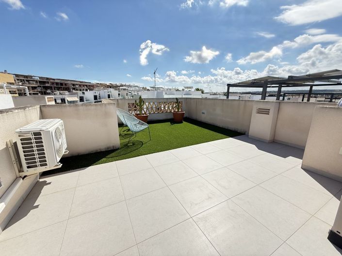 Image No.12-2 Bed Property for sale