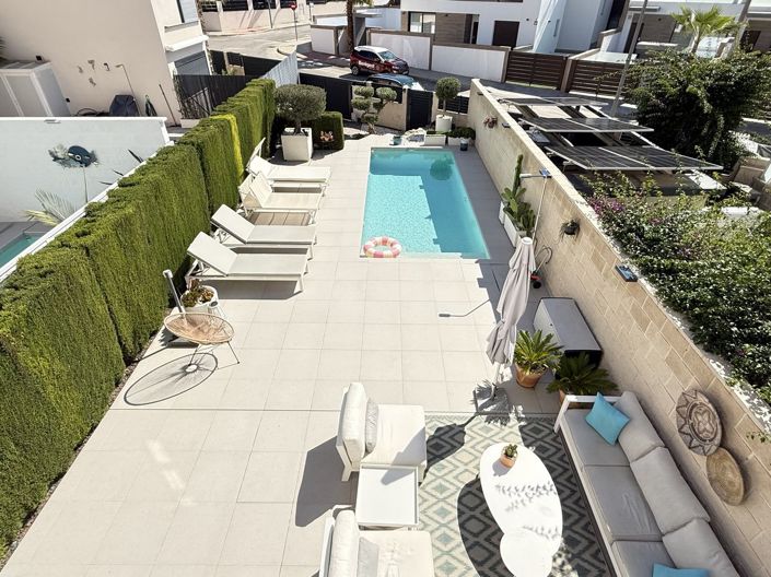 Image No.2-2 Bed Property for sale