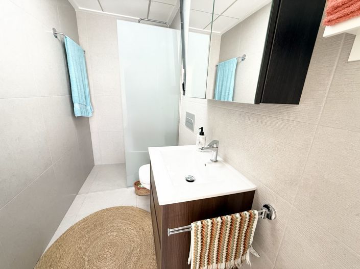 Image No.7-2 Bed Property for sale