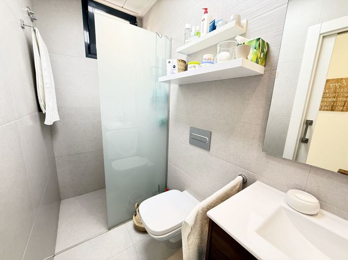 Image No.9-2 Bed Property for sale