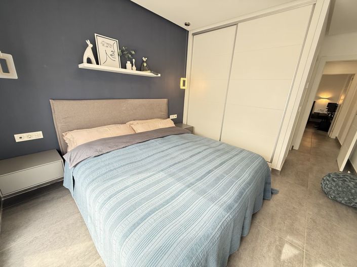 Image No.10-2 Bed Property for sale