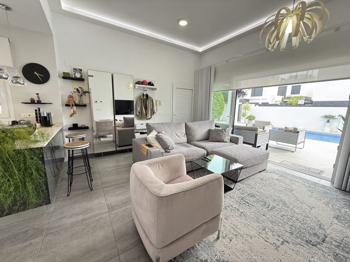 Image No.15-2 Bed Property for sale