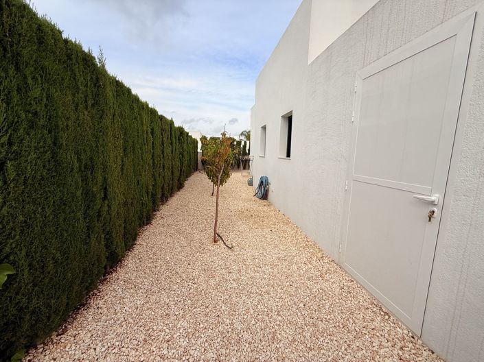 Image No.19-2 Bed Property for sale