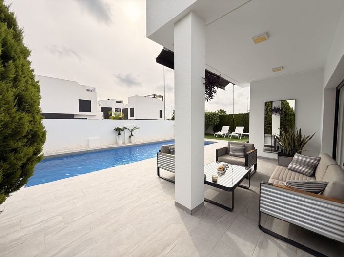 Image No.2-2 Bed Property for sale