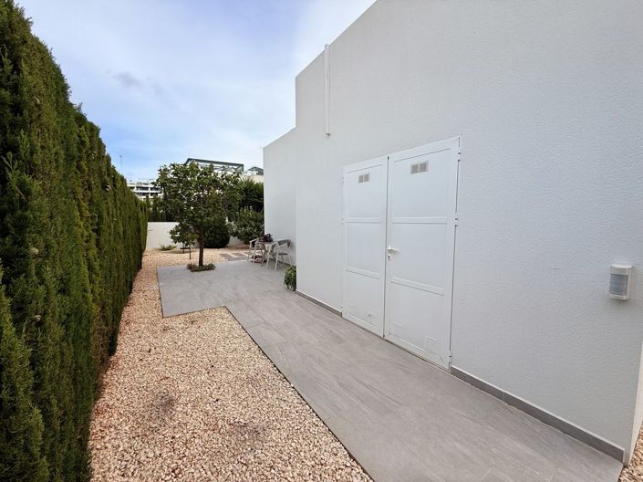 Image No.20-2 Bed Property for sale