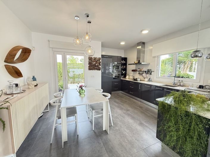 Image No.5-2 Bed Property for sale