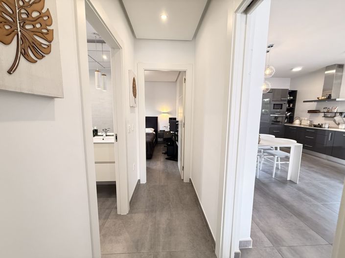 Image No.9-2 Bed Property for sale