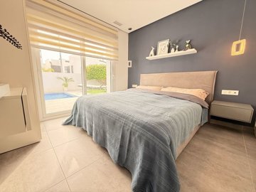 4448stunningmoderndetachedvilla171025122201tn
