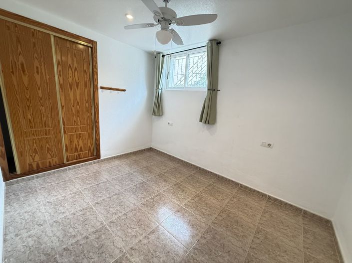 Image No.15-3 Bed Property for sale