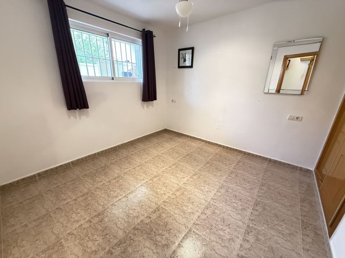 Image No.17-3 Bed Property for sale