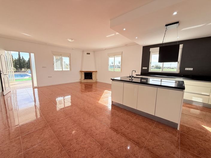 Image No.5-3 Bed Property for sale