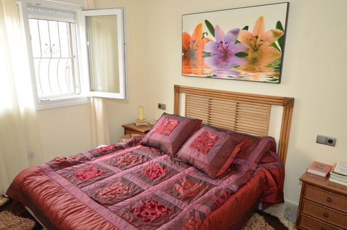 Image No.8-3 Bed Property for sale