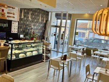 4543fantasticlocationbarcafeterialeasehold200