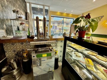 4543fantasticlocationbarcafeterialeasehold190