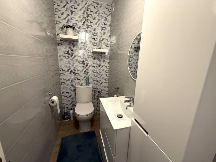 Image No.11-3 Bed Property for sale