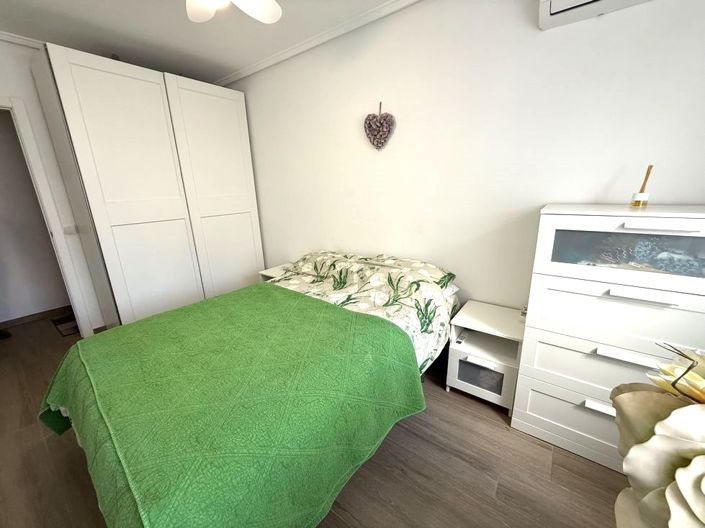 Image No.15-3 Bed Property for sale