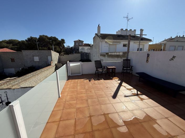 Image No.18-3 Bed Property for sale