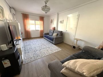 4585fullyrefurbishedtraditionaltownhouse26032