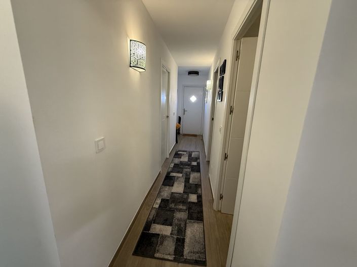 Image No.8-3 Bed Property for sale