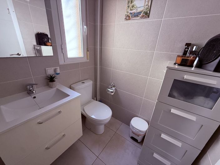 Image No.10-3 Bed Property for sale