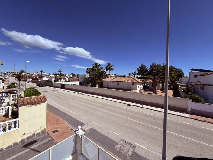 Image No.22-3 Bed Property for sale