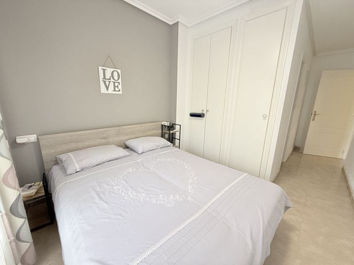 Image No.10-2 Bed Property for sale