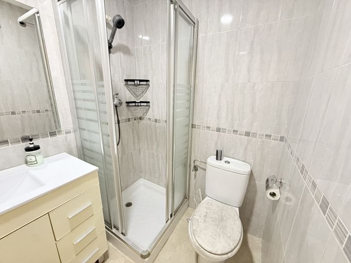 Image No.15-2 Bed Property for sale