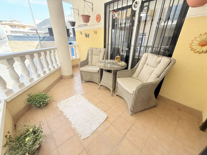 Image No.16-2 Bed Property for sale
