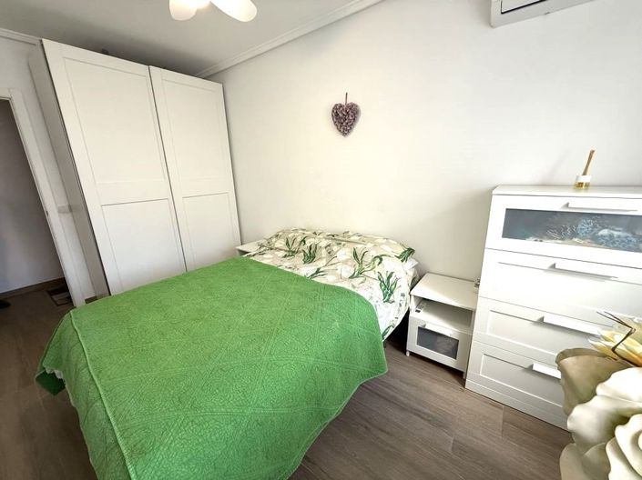 Image No.10-3 Bed Property for sale