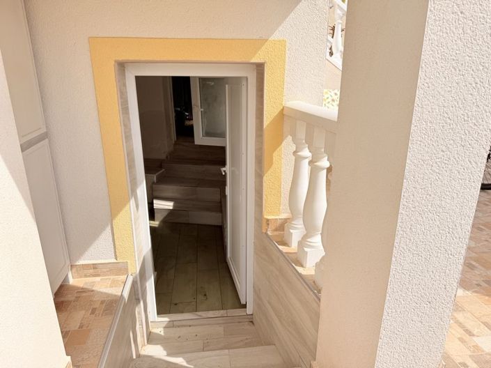 Image No.17-2 Bed Property for sale