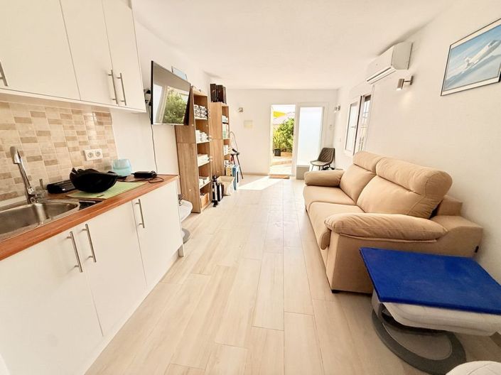 Image No.18-2 Bed Property for sale