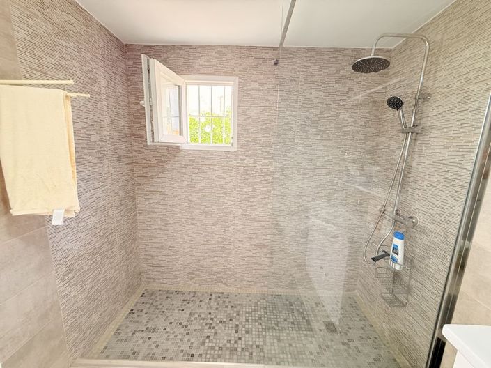 Image No.19-2 Bed Property for sale