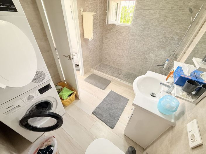 Image No.20-2 Bed Property for sale