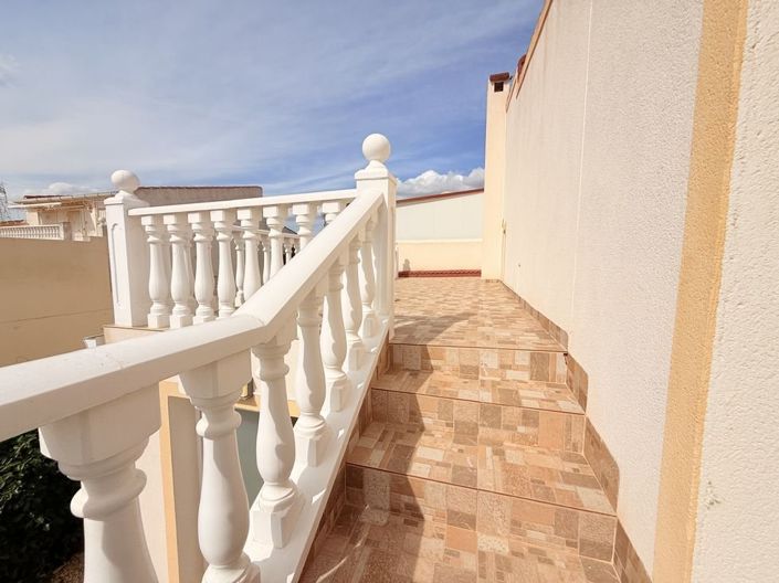 Image No.22-2 Bed Property for sale
