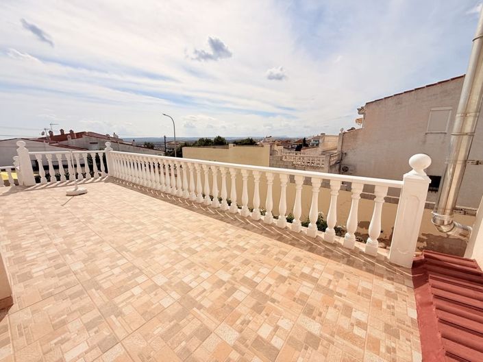 Image No.23-2 Bed Property for sale