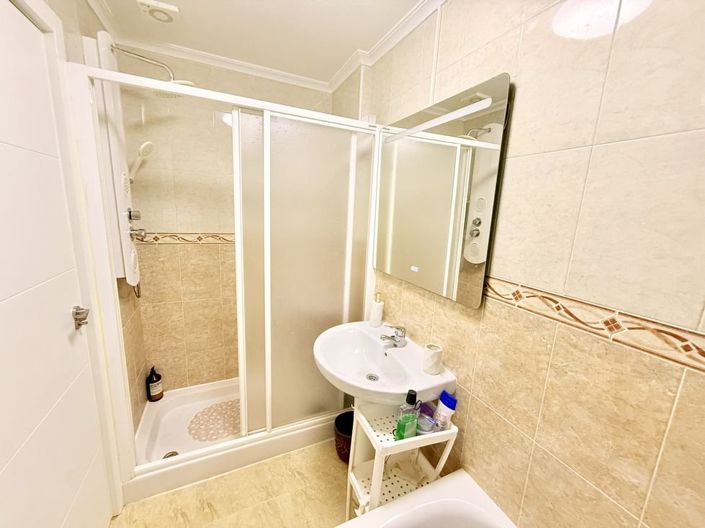 Image No.13-3 Bed Property for sale