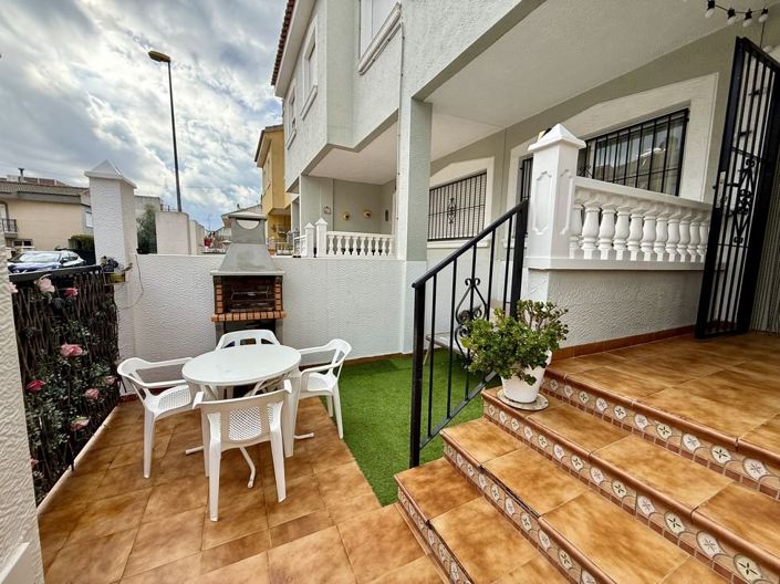 Image No.18-3 Bed Property for sale