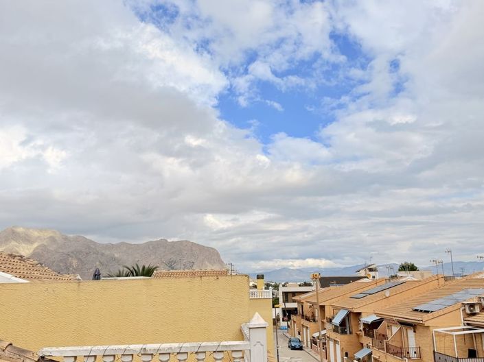 Image No.20-3 Bed Property for sale